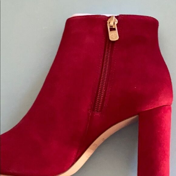 Antonio Melani Shahn Red booties - Picture 1 of 6